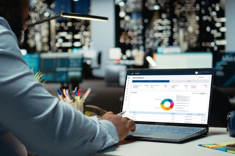 image of real estate management software interface (scenario 2)