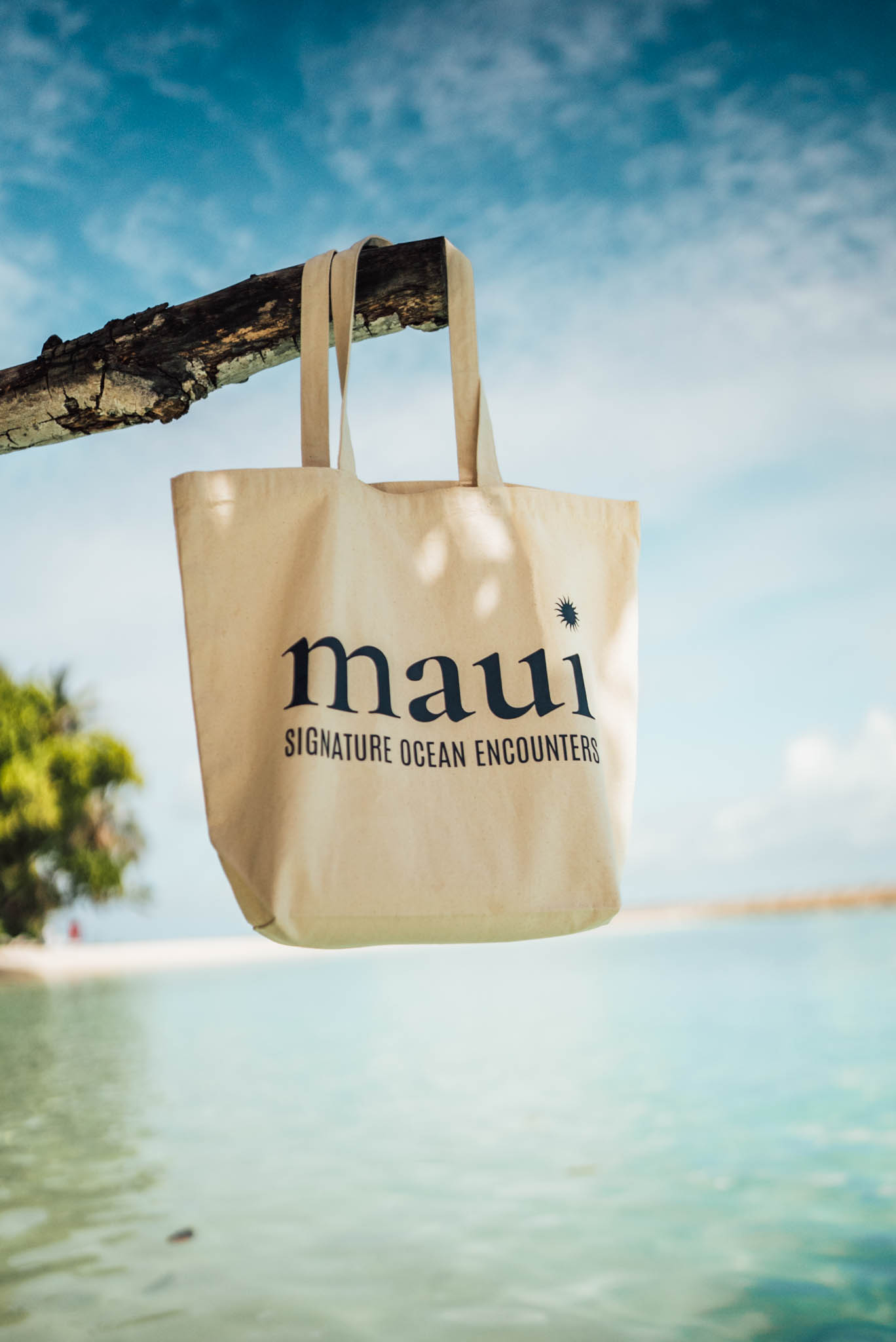 Maui tote bag on the beach