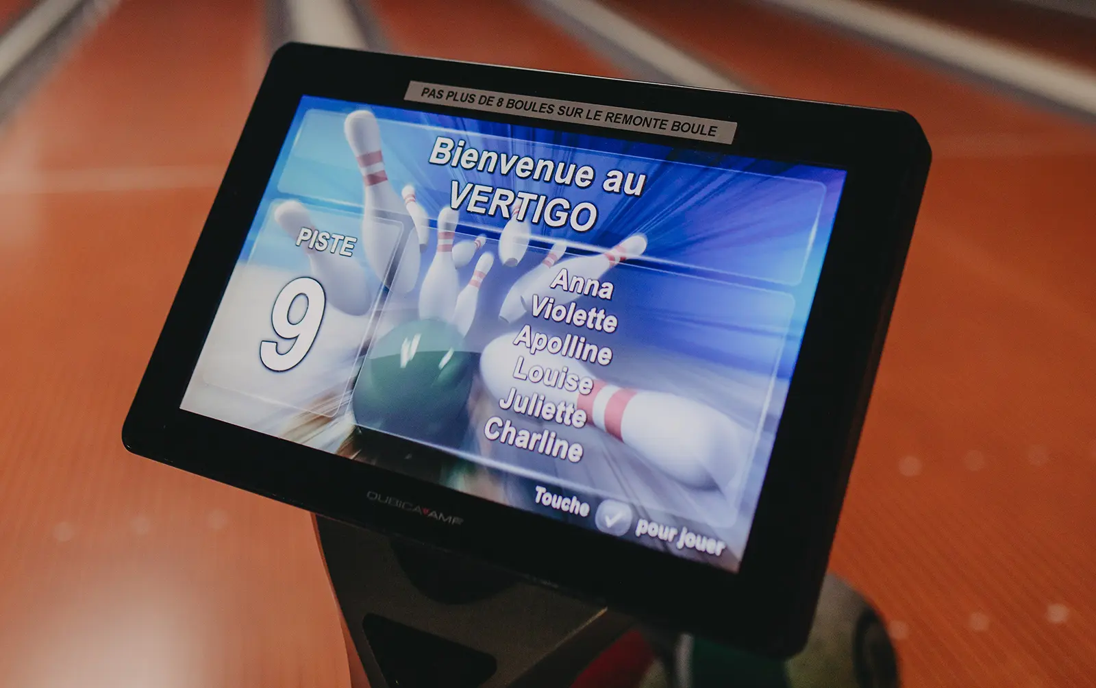 jouer au bowling chez Vertigo Park