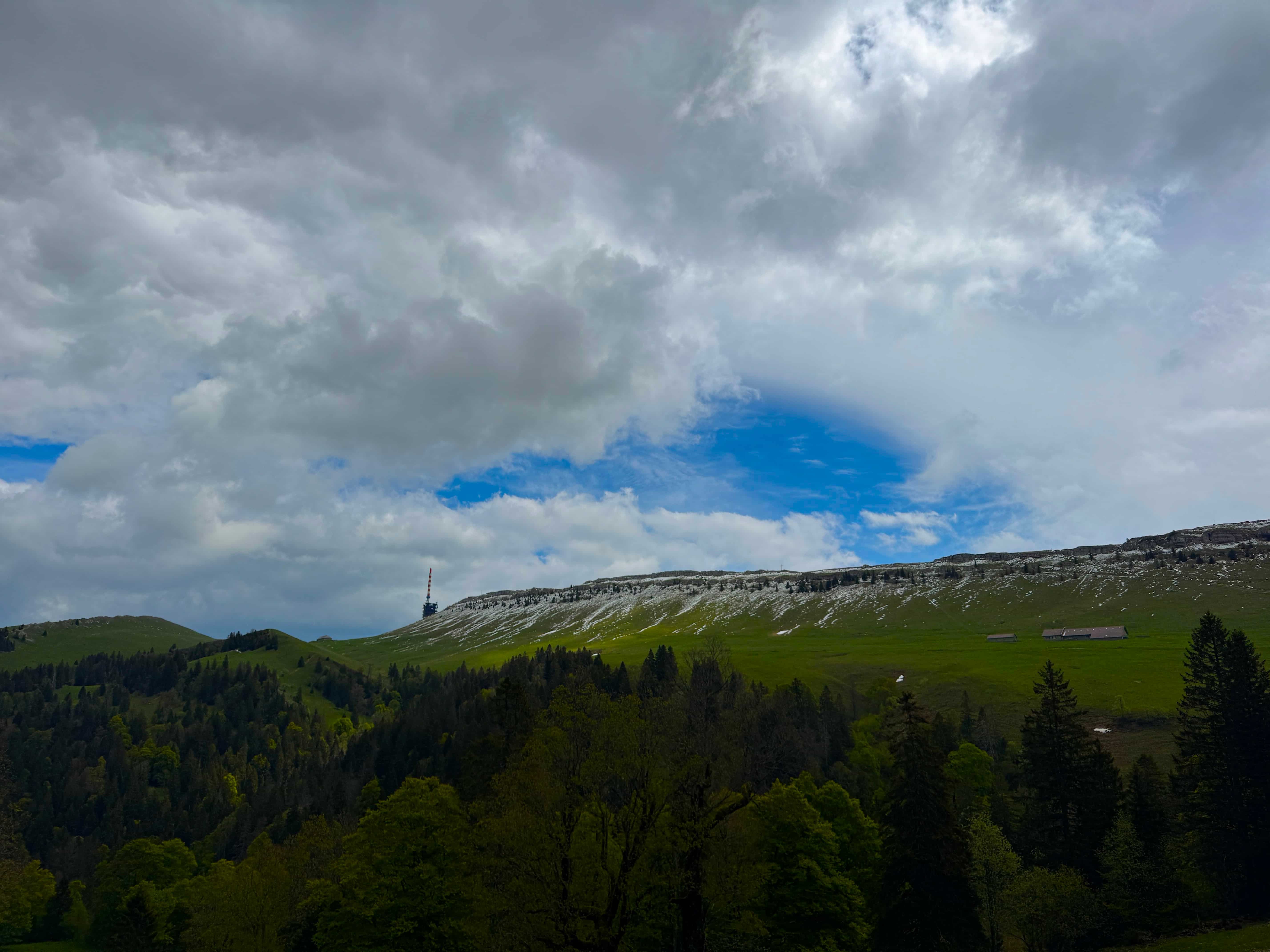 Vue aerienne des montagnes
