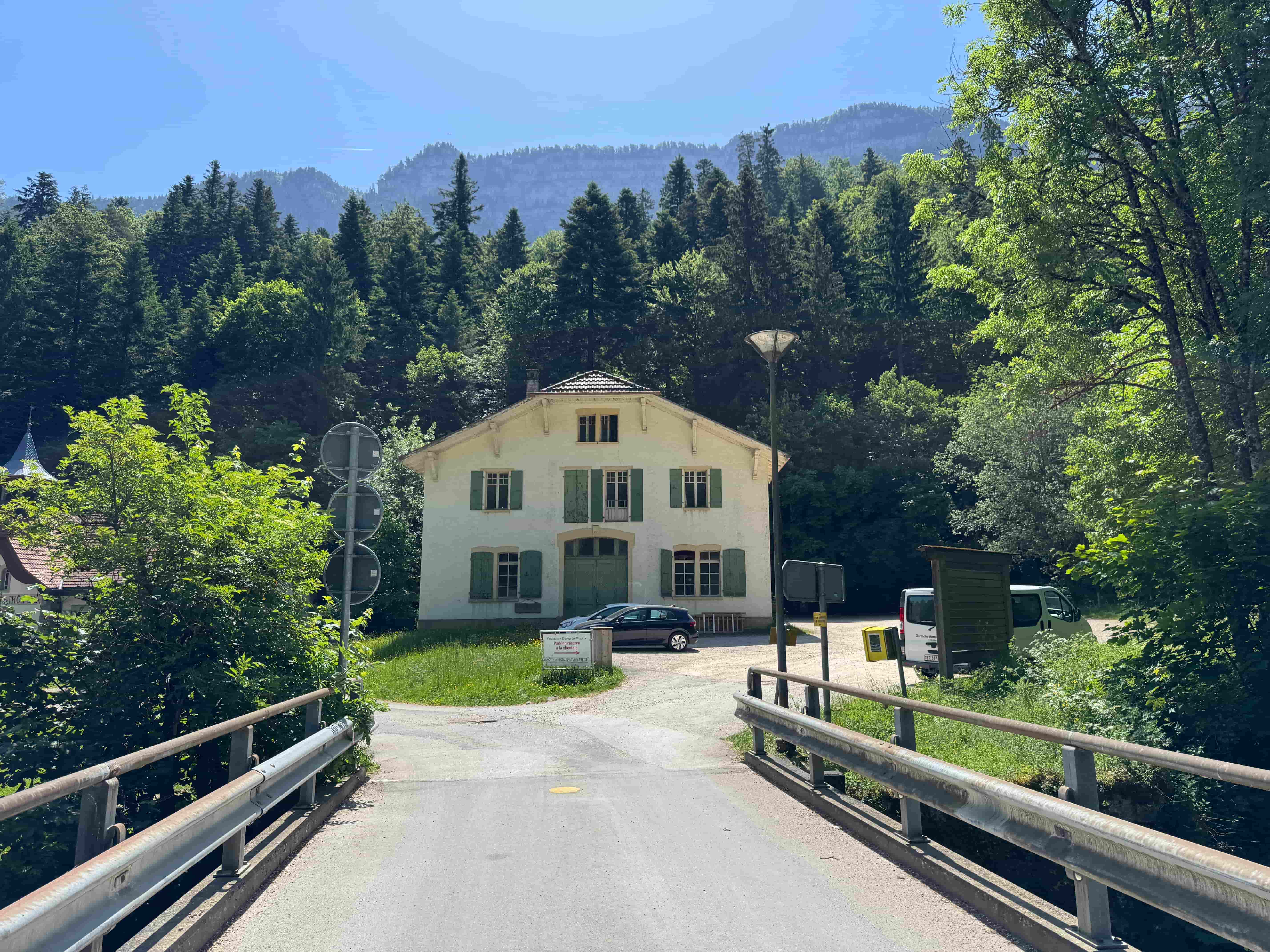 Vol en montgolfiere au-dessus des Alpes
