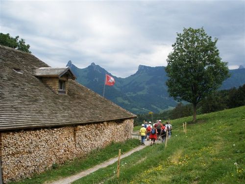 Vol en montgolfiere au-dessus des Alpes