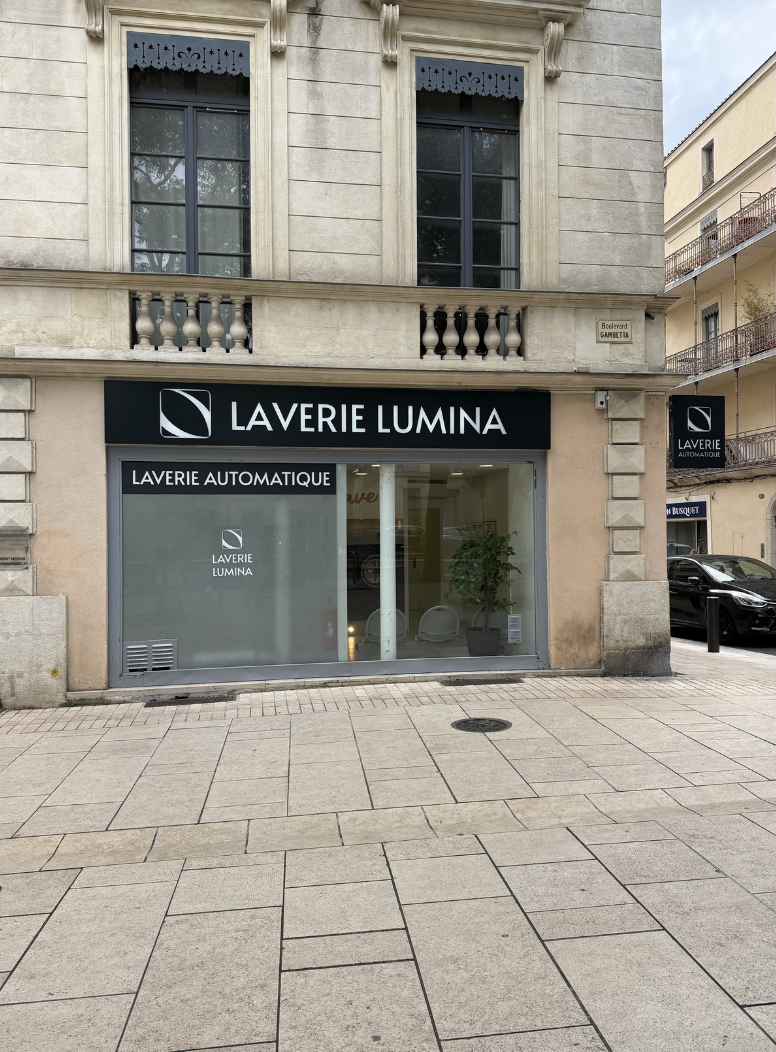 Notre vitrime Laverie automatique LUMINA, 18 boulevard Gambetta à Nîmes