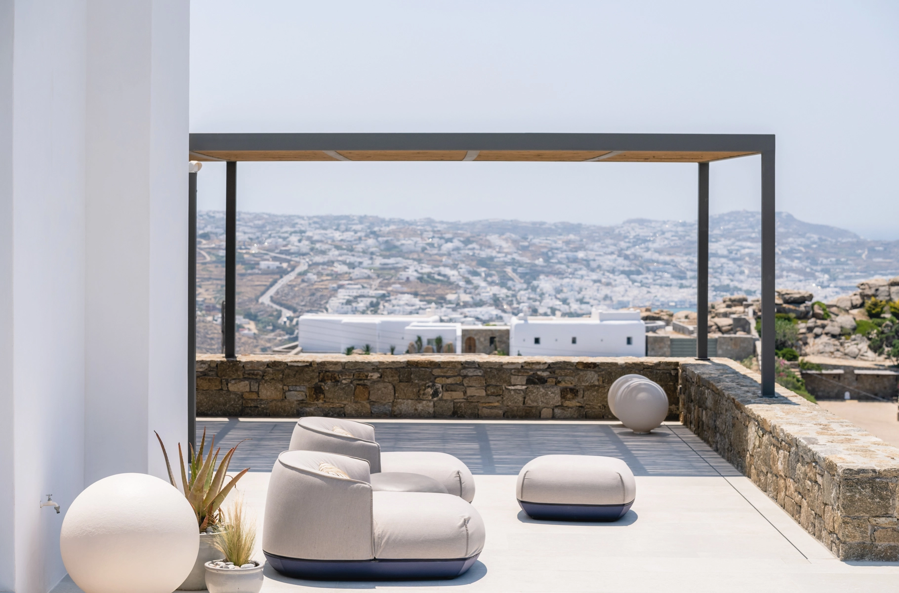 Two large cushions with a view.