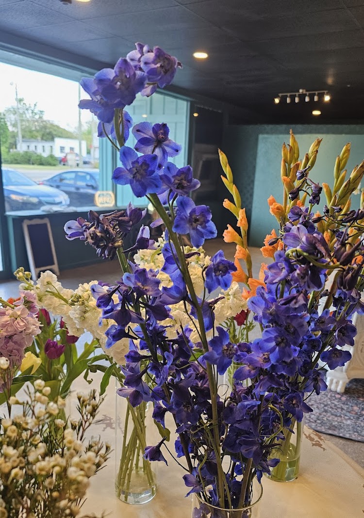 Warm orange and coral flower bouquet