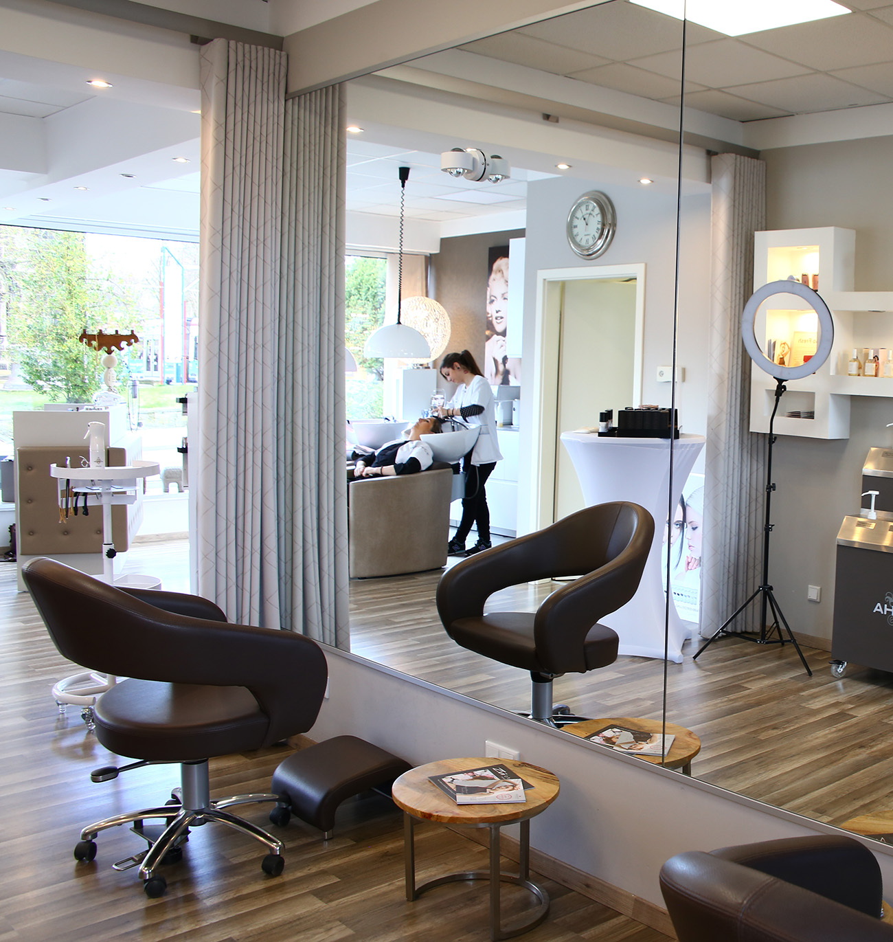 historical progression of the optician store - 1950s