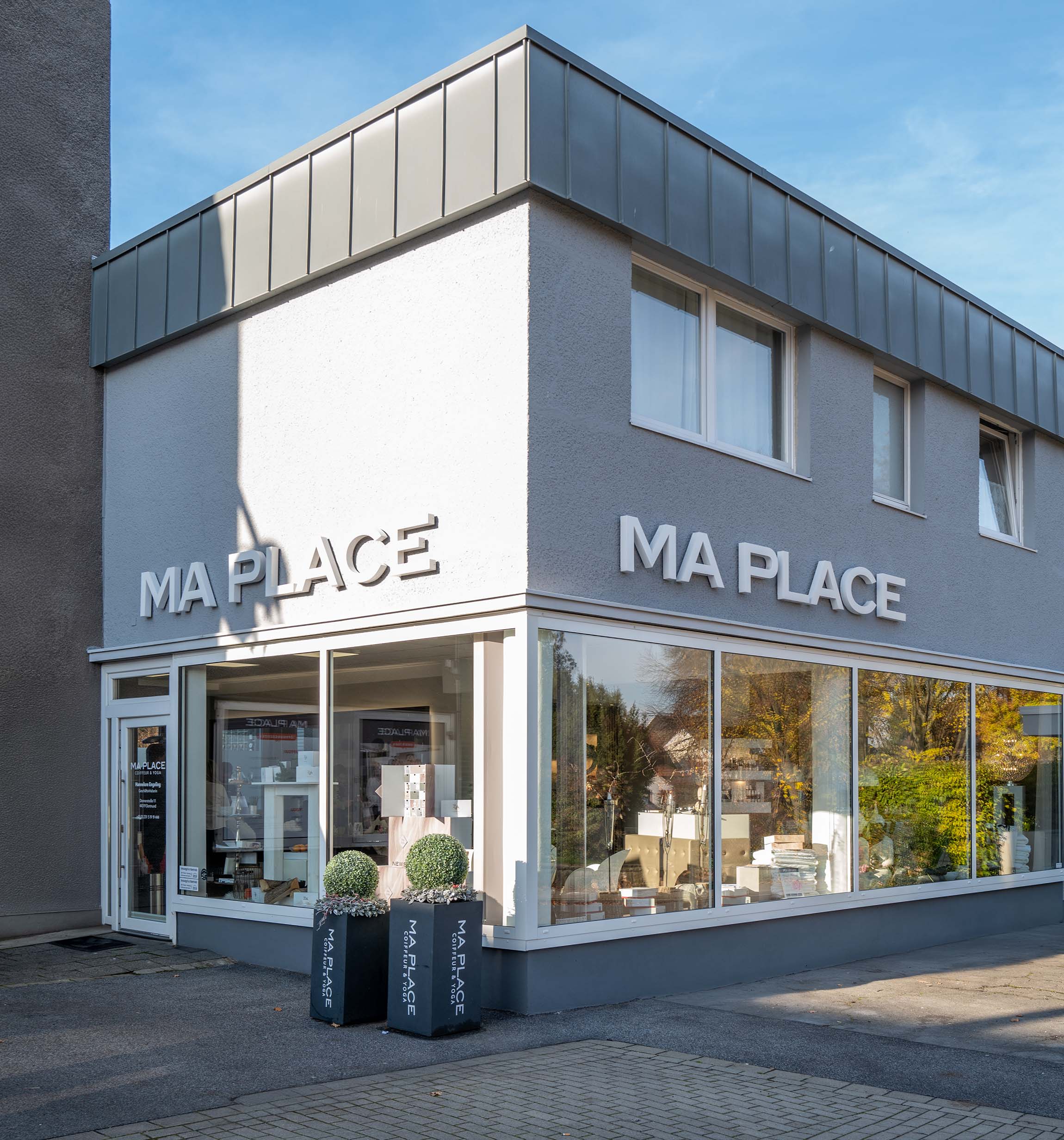 image of individual beautician at work