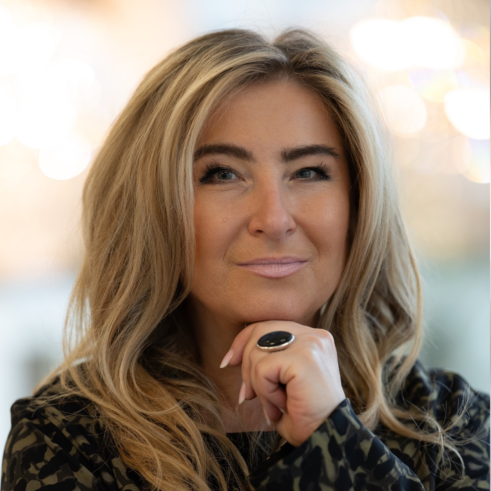 <subject>[headshot] image of a customer (for a mobility and transportation)</subject>