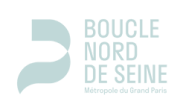 Logo de Boucle Nord de Seine avec un symbole abstrait bleu clair à gauche.