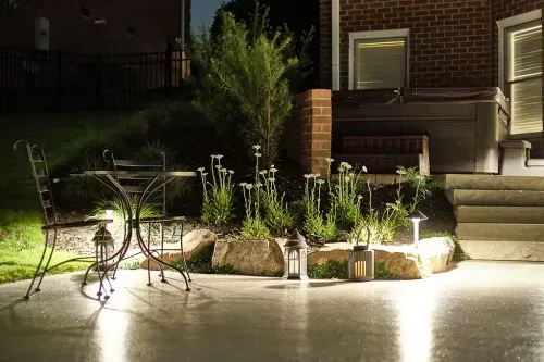 outdoor lighting in a backyard