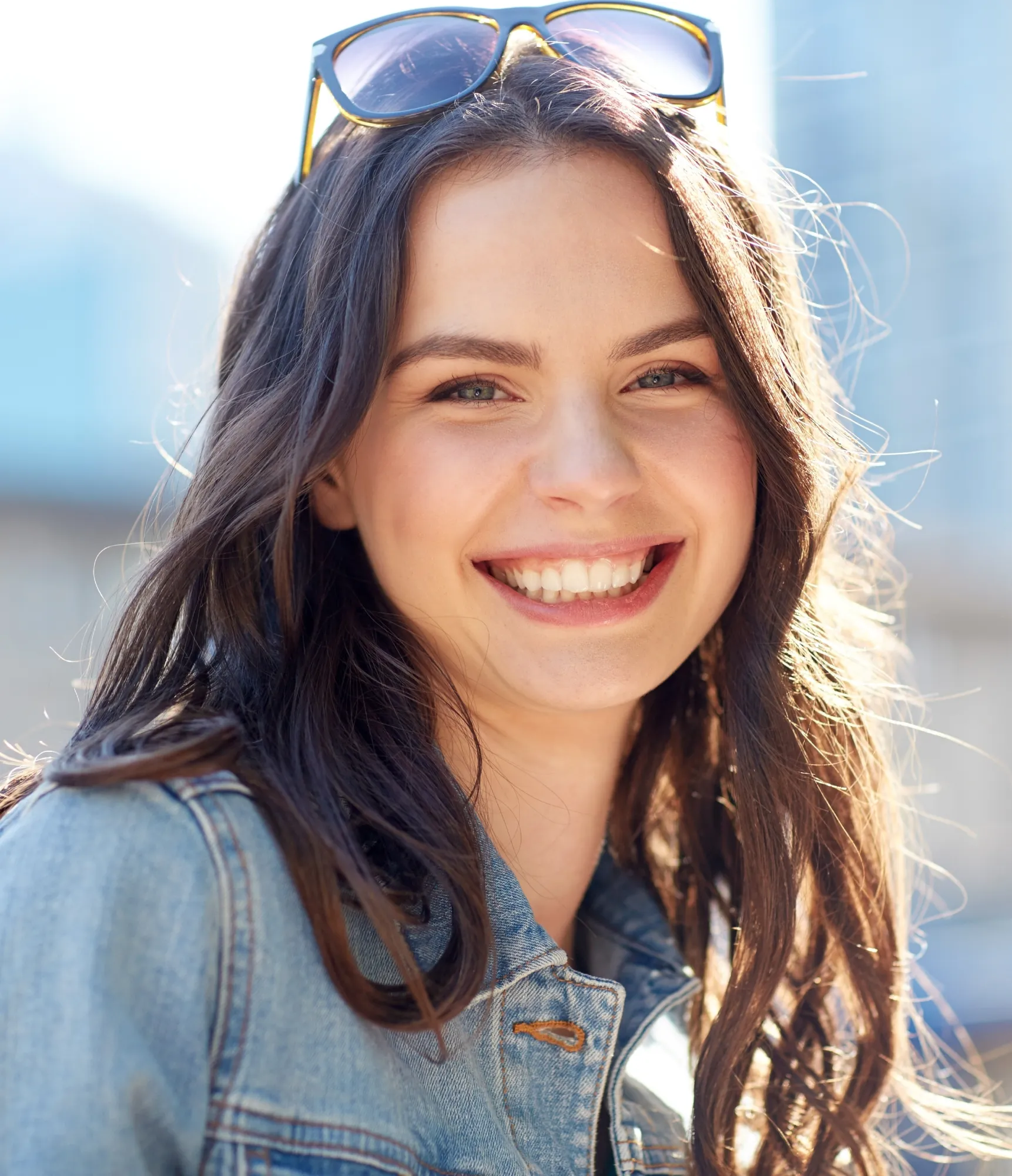 A door with "Entrance" sign shows a smiling person and reads "Comfort Dental Care."