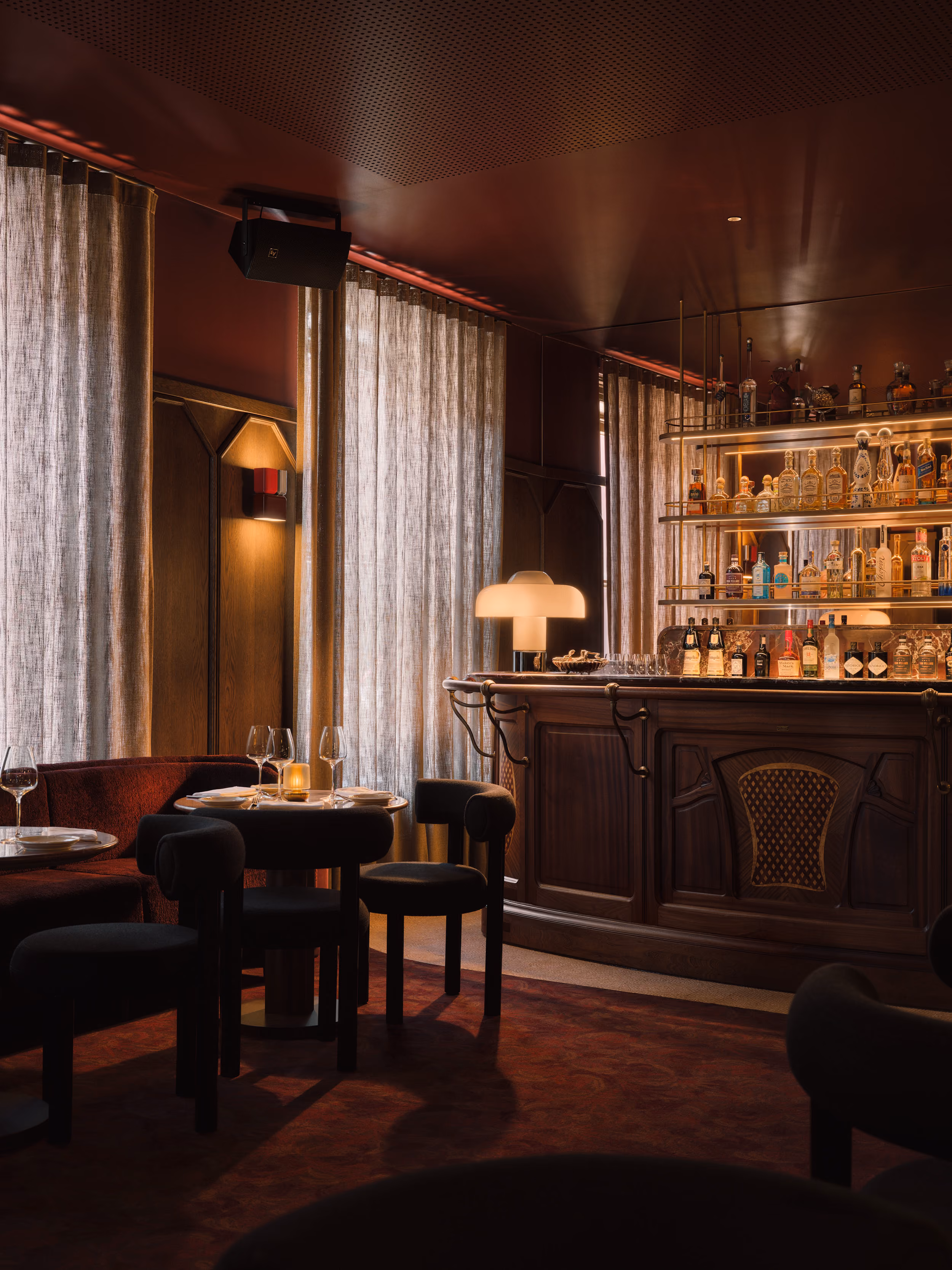 Charlie's Bar