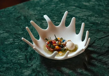 Restaurante Éon no Palacete Severo — detalhe de prato ou mise en place