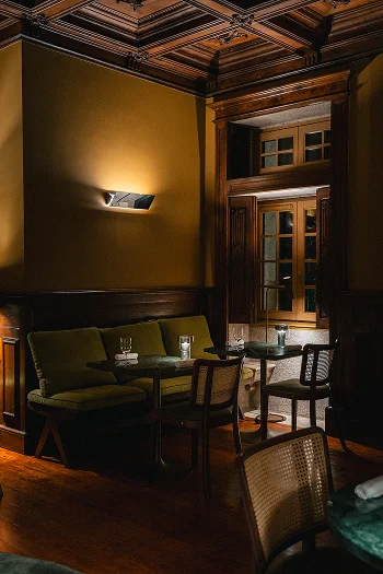 Restaurante Éon no Palacete Severo — ambiente de jantar sofisticado em Porto