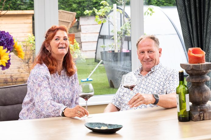 Nicole en Ruud Ides genieten van het goede leven sinds de gemeente Amersfoort ze uitkocht om de aanleg van de westelijke rondweg mogelijk te maken.