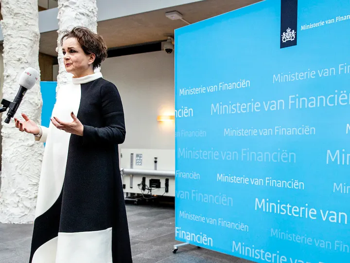 'Kan ze het niet oplossen, dan moet ze misschien opstappen', Renske Leijten (SP) kritisch op staatssecretaris Van Huffelen om afhandelen toeslagenaffaire