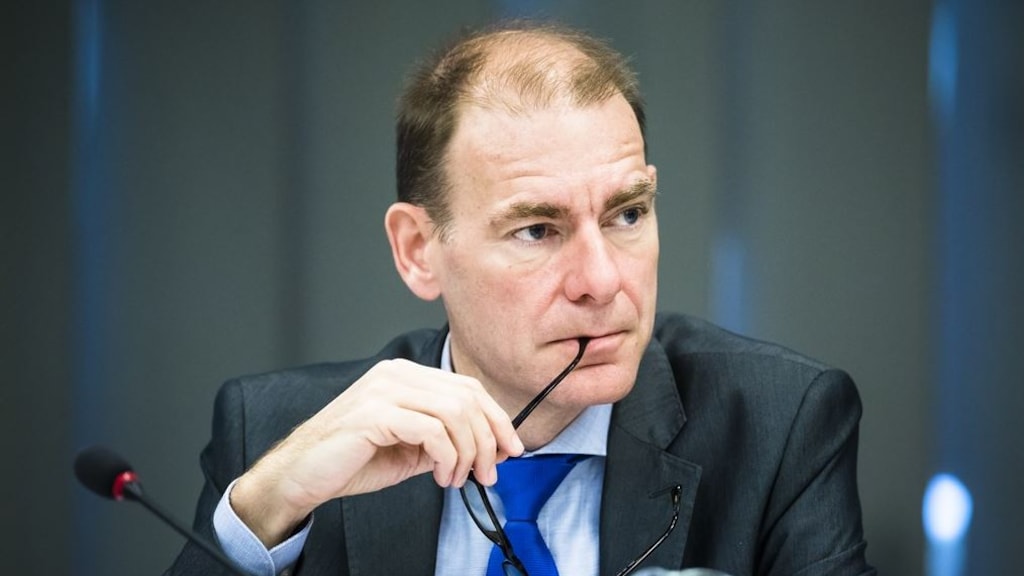 Nieuwe blunder rond toeslagen brengt Menno Snel verder in 't nauw