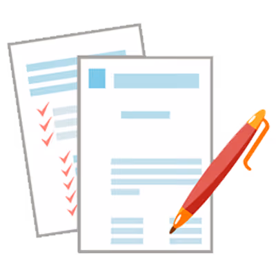 Zwei Dokumente, eines zeigt eine Checkliste mit Häkchen, daneben ein roter Stift, der auf das andere Dokument mit Textabschnitten zeigt.