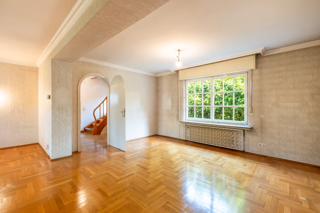 Lichtdurchflutetes Wohnzimmer