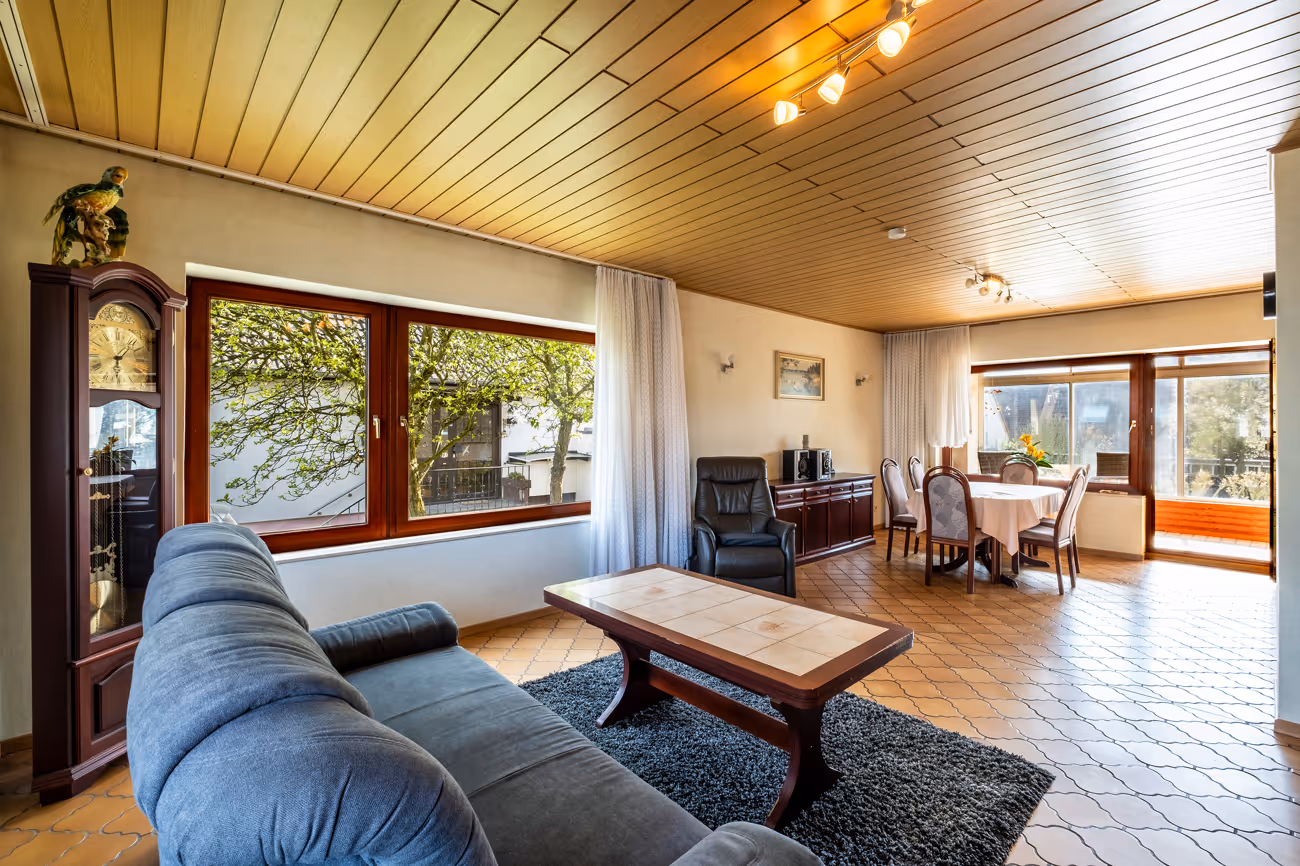 Offener Wohn- und Essbereich