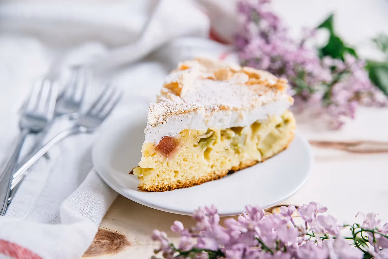 Rhabarberkuchen mit Baiser