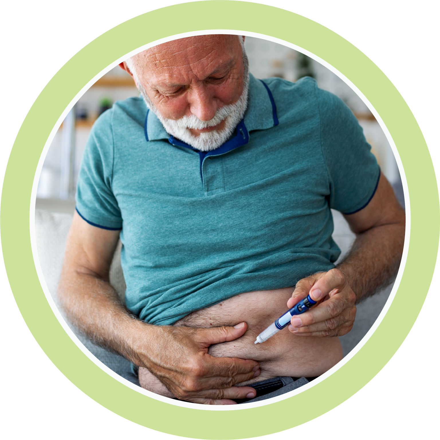 Elderly man with white beard injecting insulin into his abdomen.