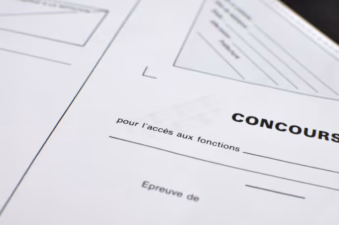 Concours civil et lien au service : une porte de sortie pour le militaire, mais à quel prix ?