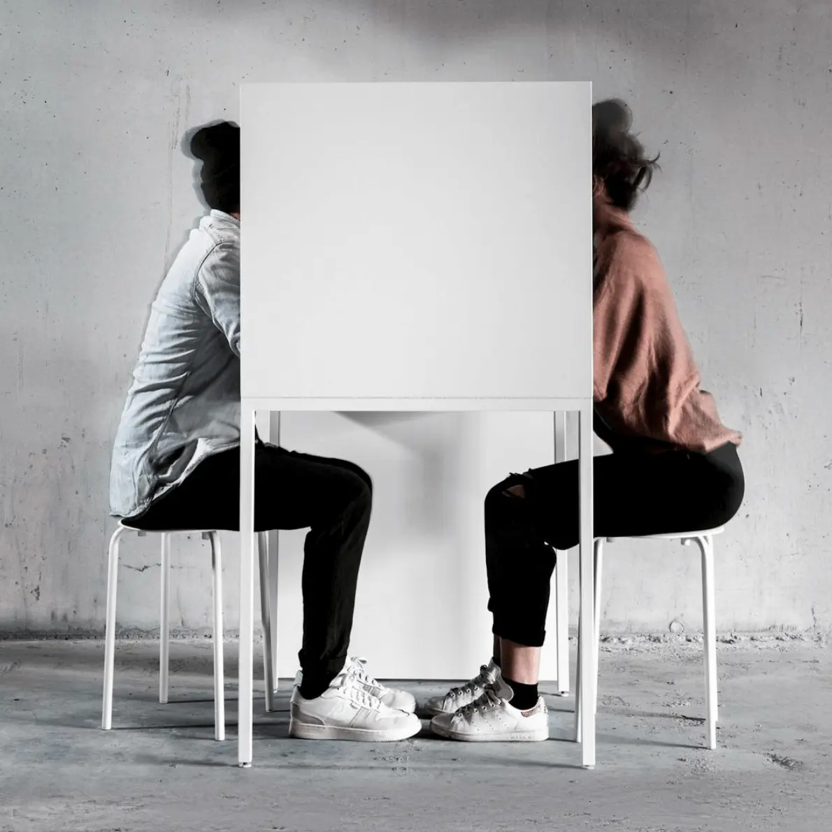 pixelneuroot. | exposan table by Lisa Gryseels