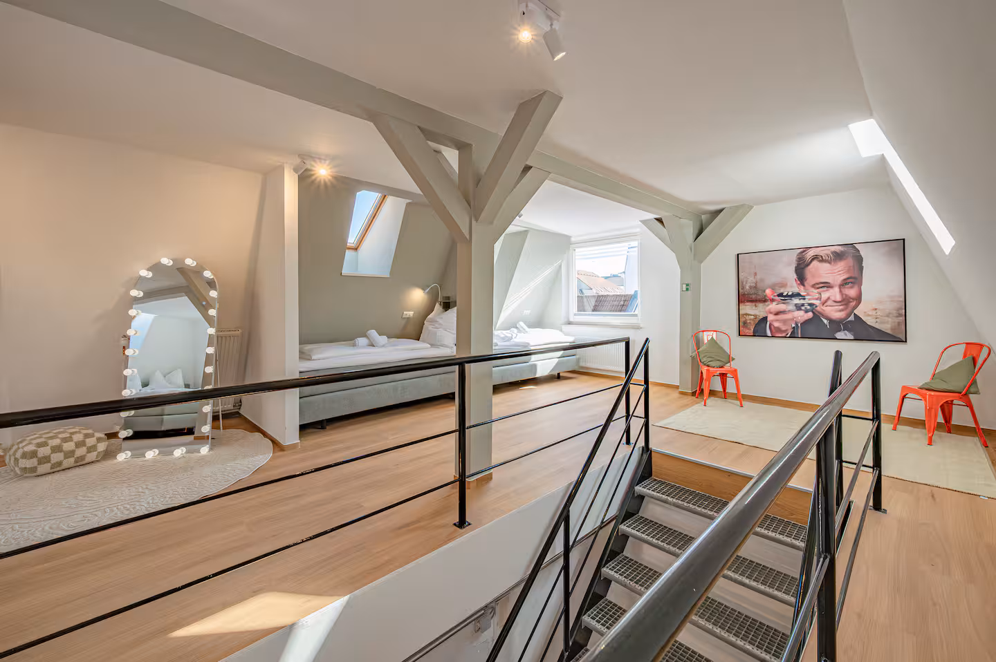 Begrüßt von Leo (Gatsby) in unserem Schlafnest ganz oben. Abgehend davon noch ein weiteres WC.