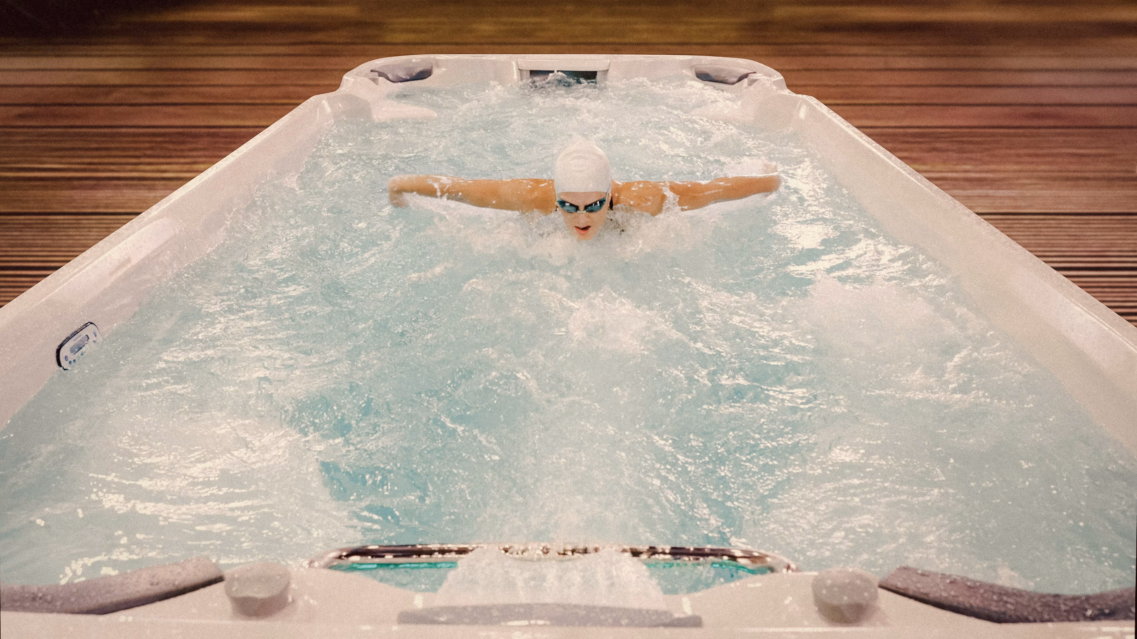 SDS_SS_17Surf_Platinum_WindyOak_CompetitiveSwimmer01.jpg