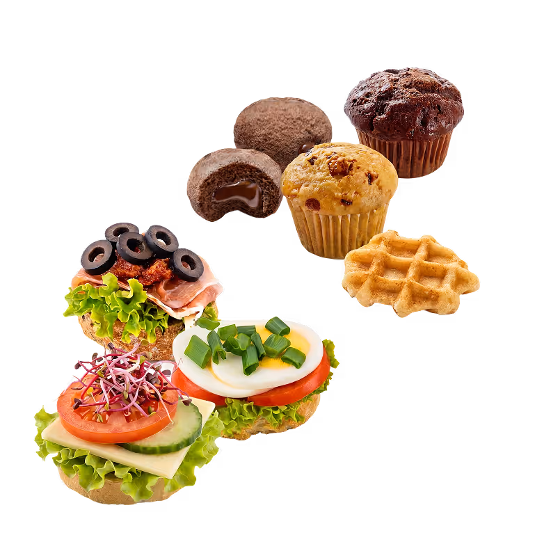 Trzy mini kanapki z warzywami i mięsem oraz muffiny, ciastka i gofr na czarnym tle.