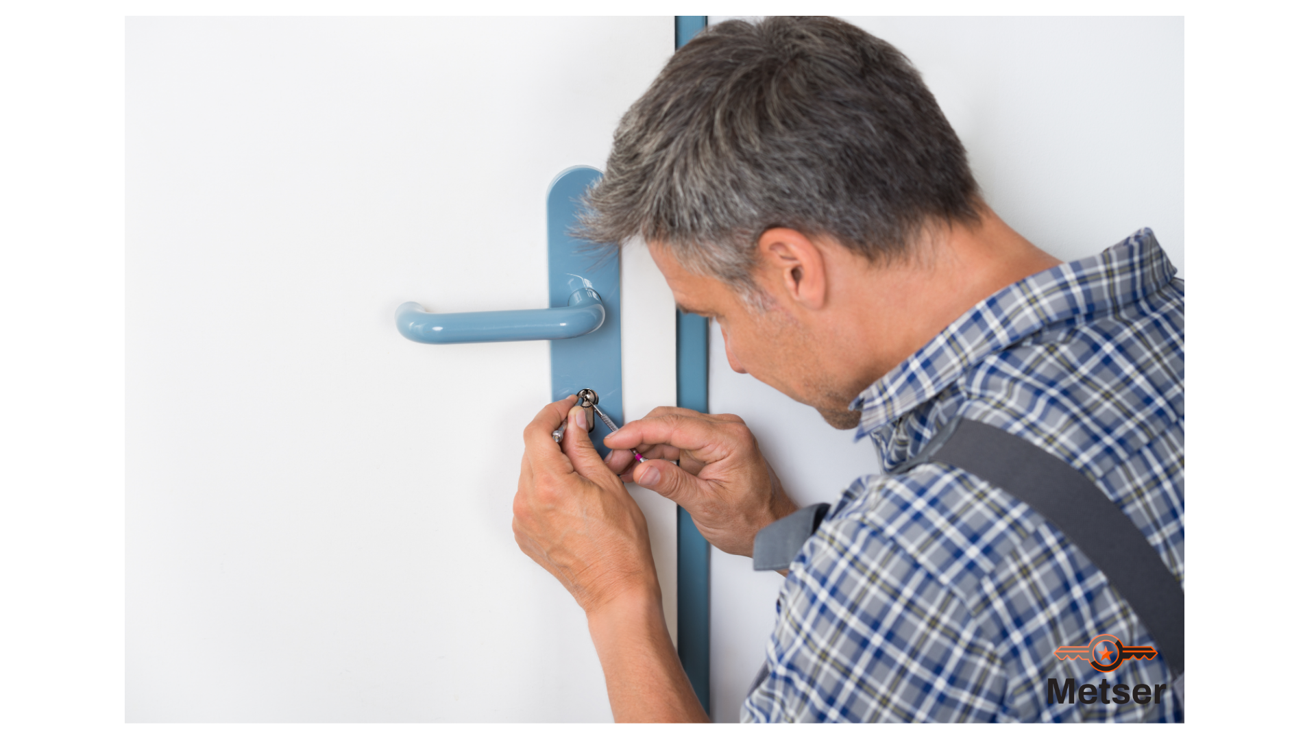 image of jewelry craftsmanship