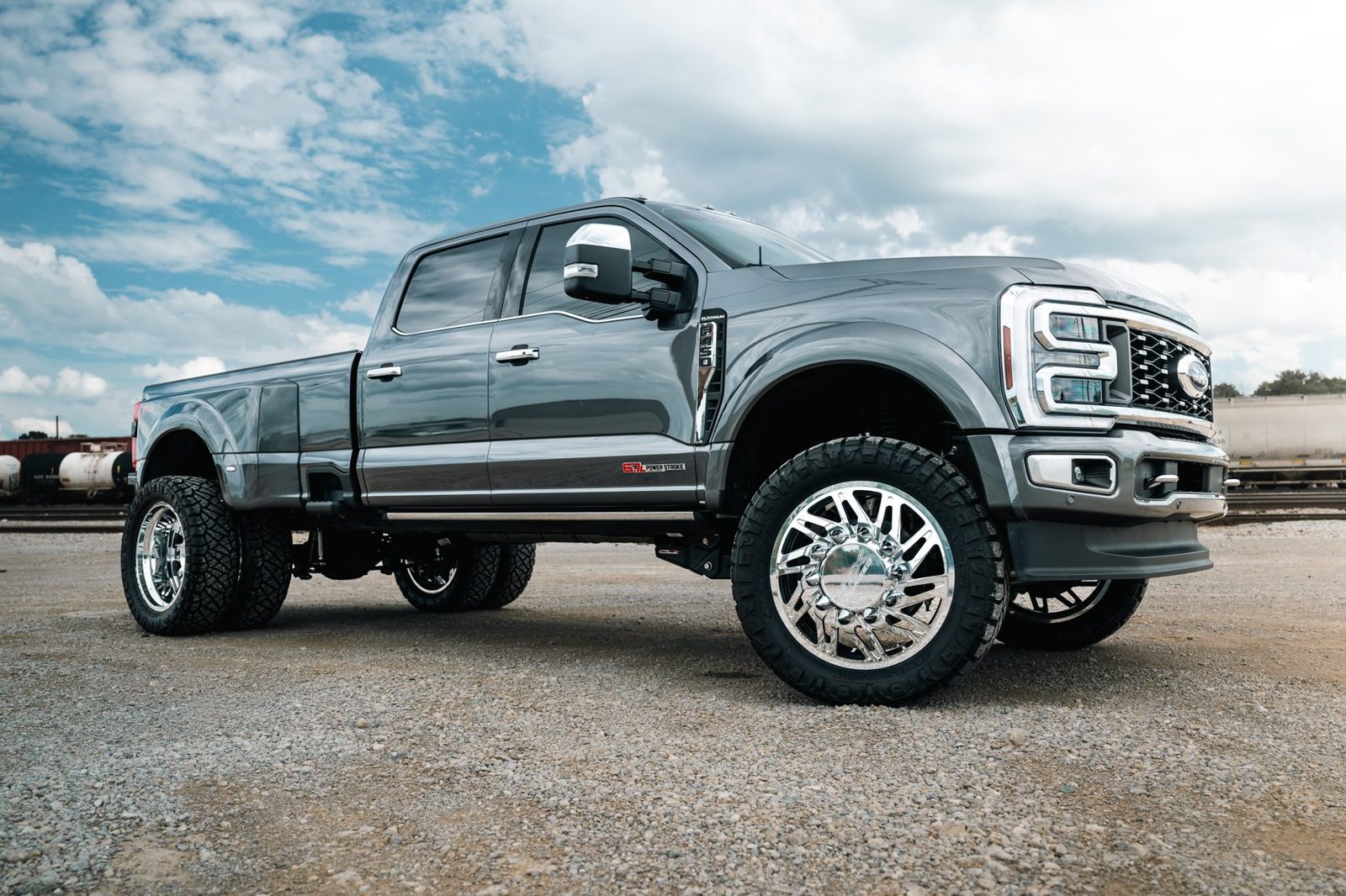 Lifted Ford F-450 Platinum on 24 inch JTX Forged dually wheels, Nashville