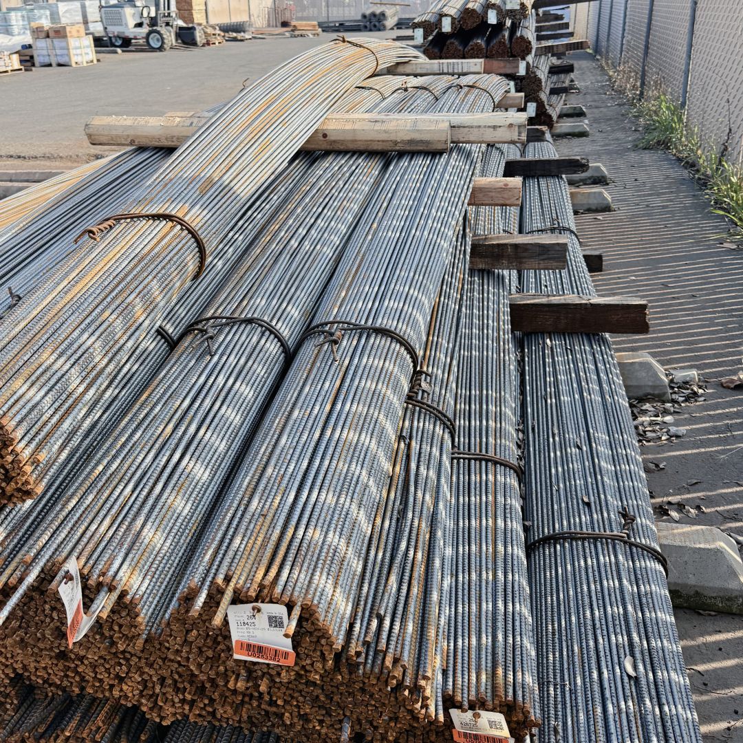 A full range of rebar sizes and grades for foundations, walls, slabs, and structural concrete applications.