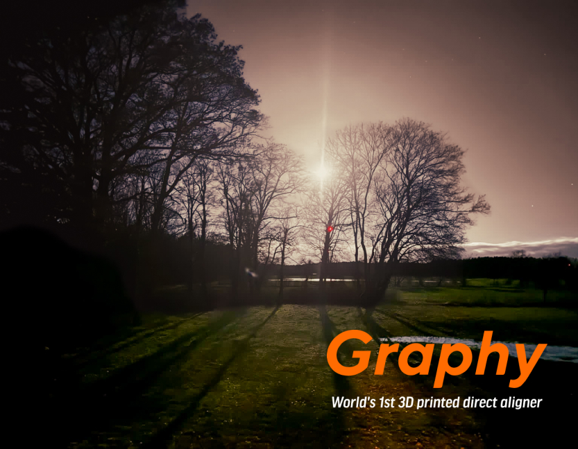 Logo und Slogan Graphy – World´s 1st 3D printed direct aligner