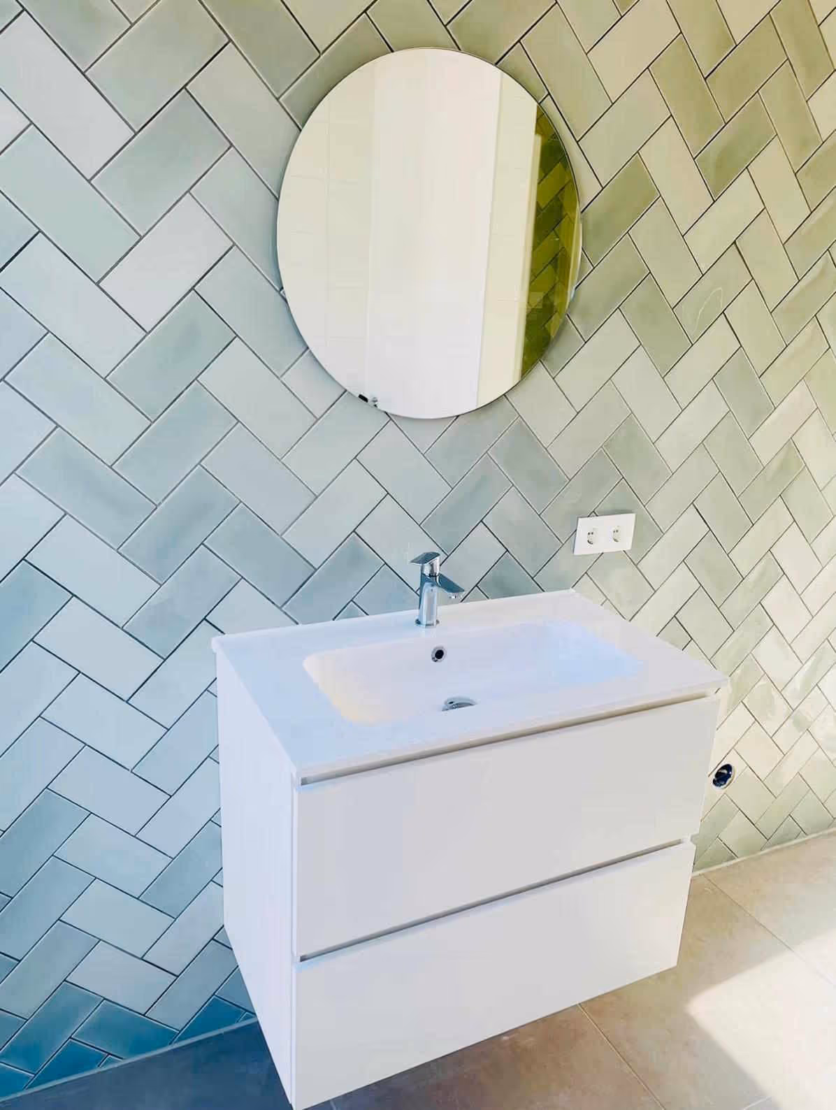 Prachtige badkamer met decortegels