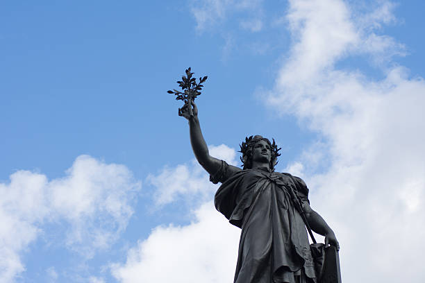 Comment articuler la protection de la dignité de la personne avec la liberté d'expression dans les médias ? Analyse sous Cass. Civ. 2, 4 novembre 2004.