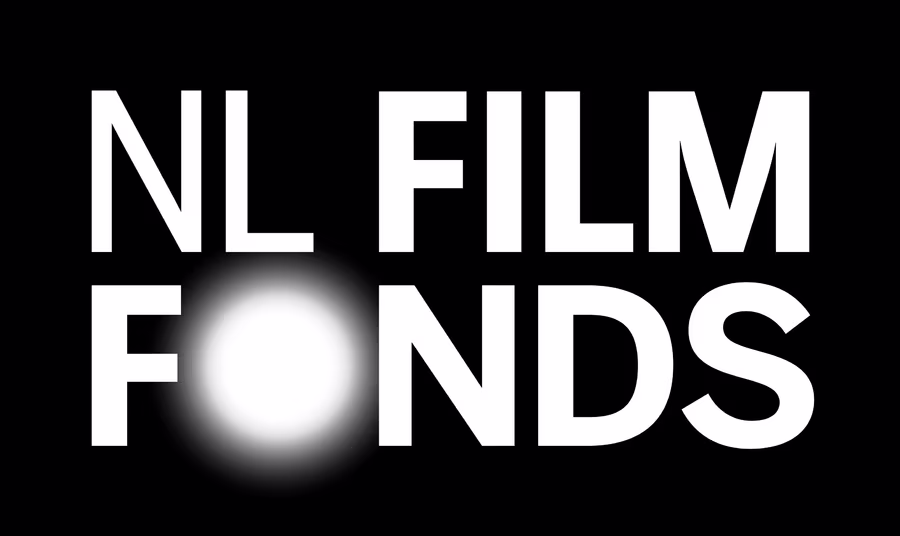 Logo van het Nederlands Filmfonds in witte letters op zwarte achtergrond met een witte cirkel als de 'O' in 'FONDS'.