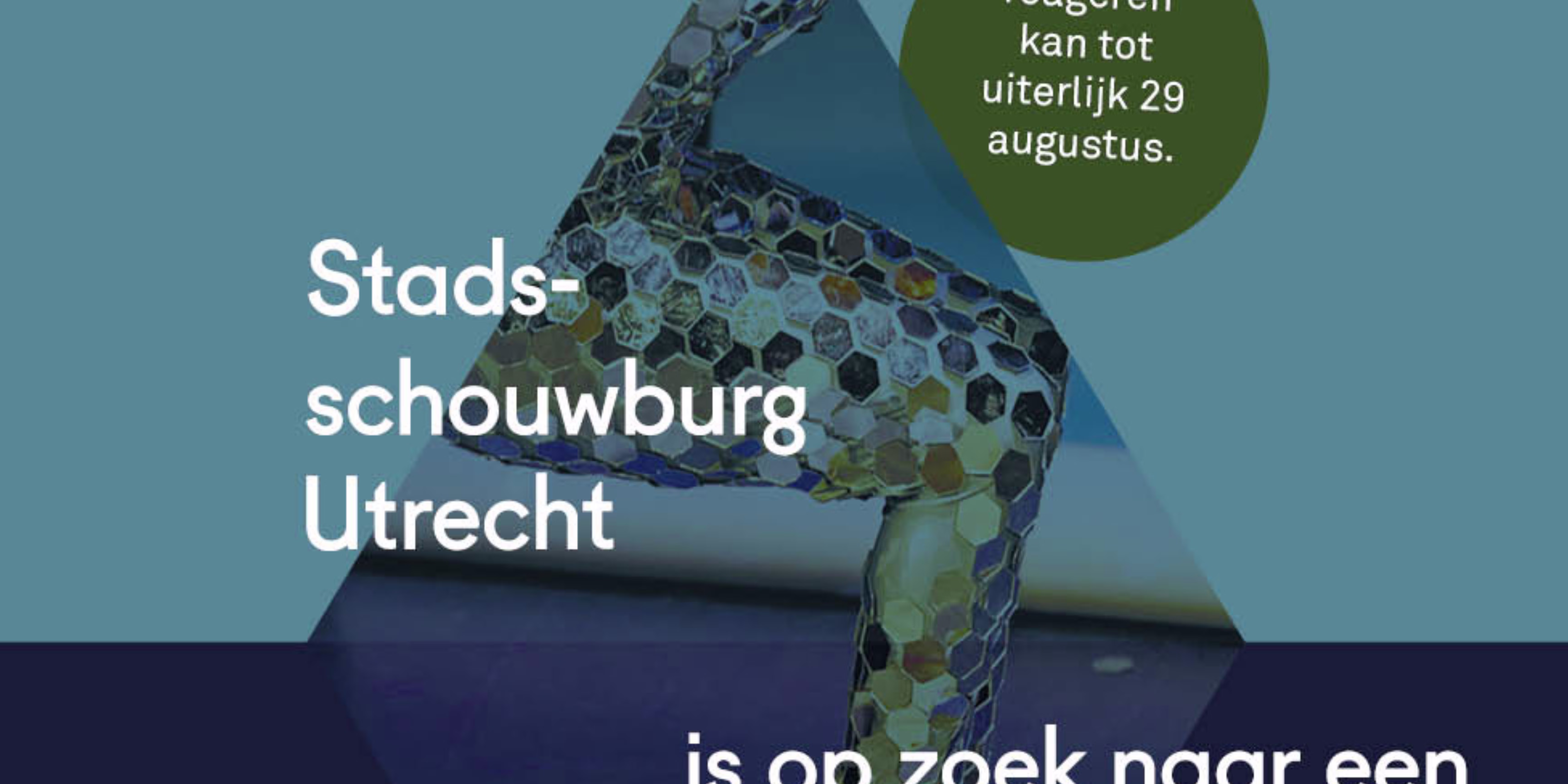 Een artistieke slang met kleurrijke honingraatpatroon op blauwe achtergrond, met tekst van Stadsschouwburg Utrecht.