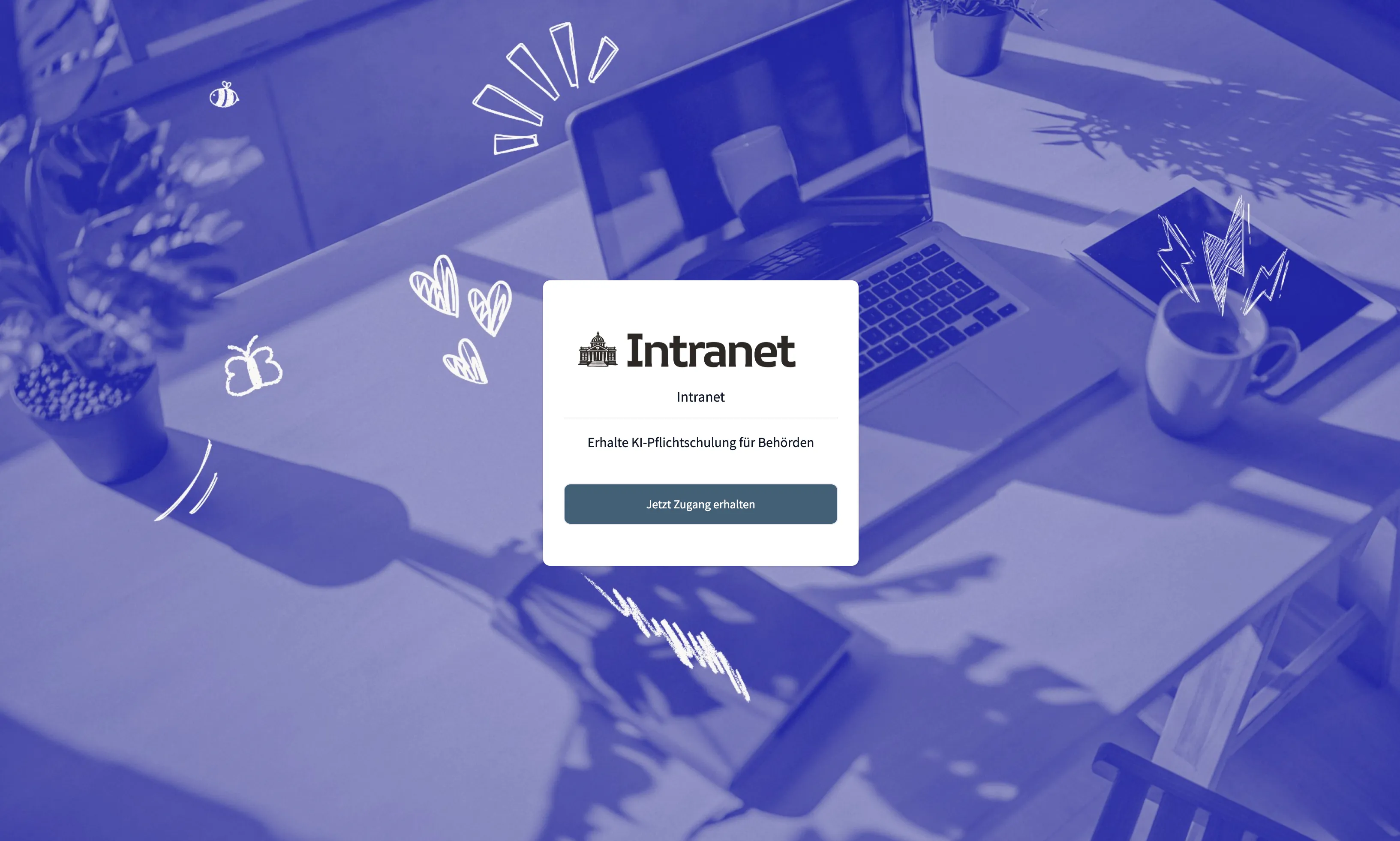 Ein offenes leeres Notizbuch liegt auf einem weißen Schreibtisch, umgeben von einem Bleistift, einer Brille, einem Smartphone, einem Laptop und einer Pflanze.