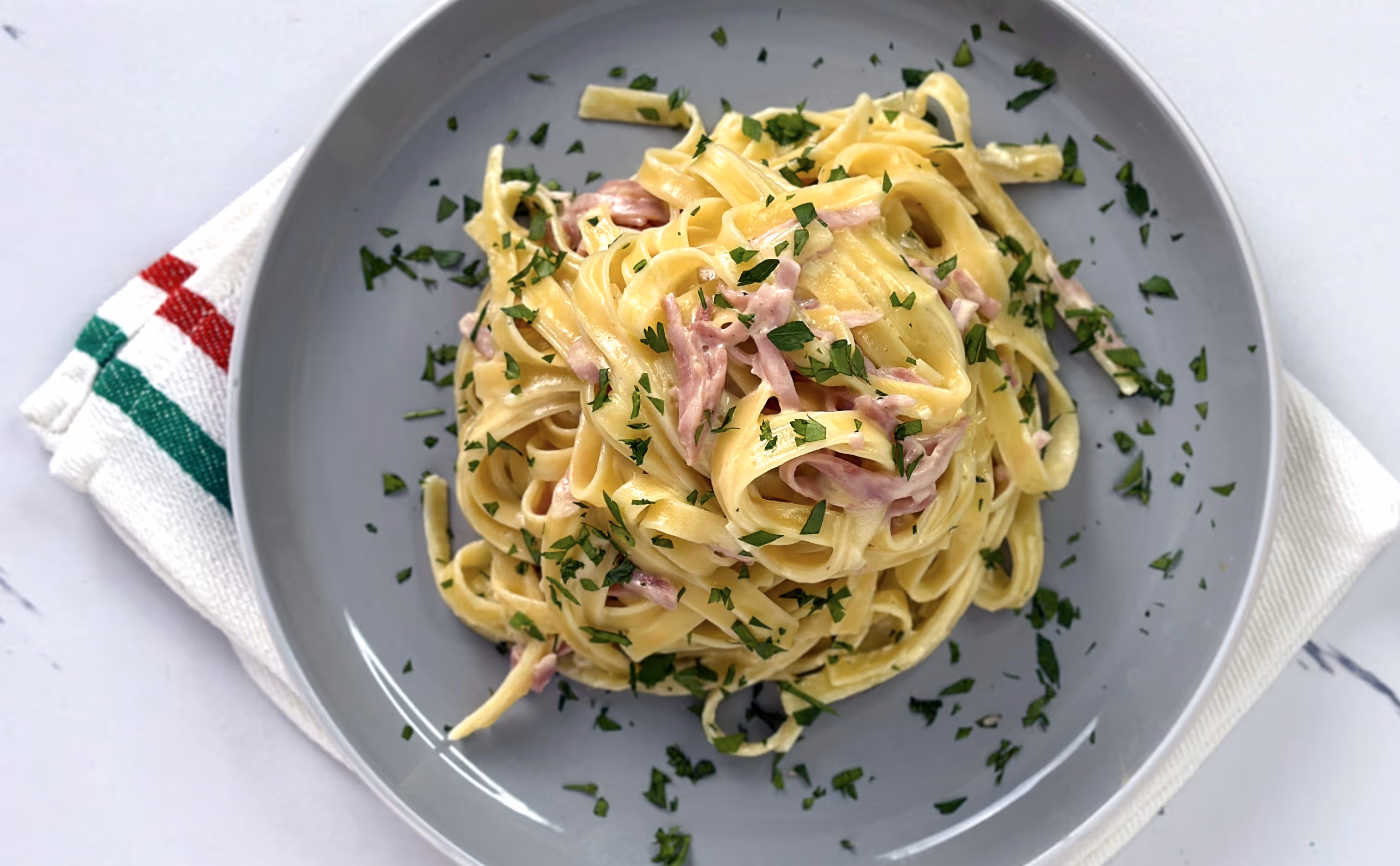 Pasta con salsa Alfredo