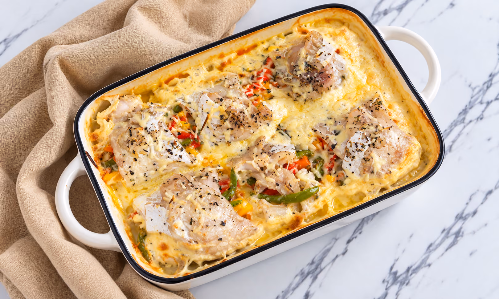 Rolls de merluza con vegetales: rellenos, cremosos y con queso gratinado en 40 minutos