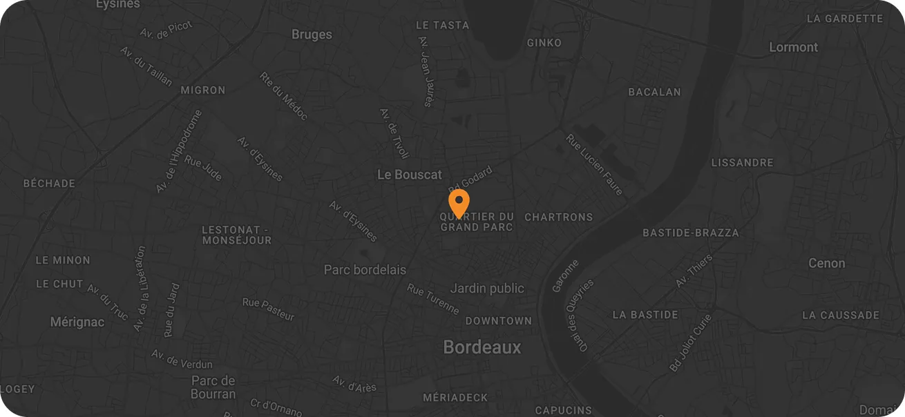 Dark-themed map showing Bordeaux city with an orange location marker at Quartier du Grand Parc.