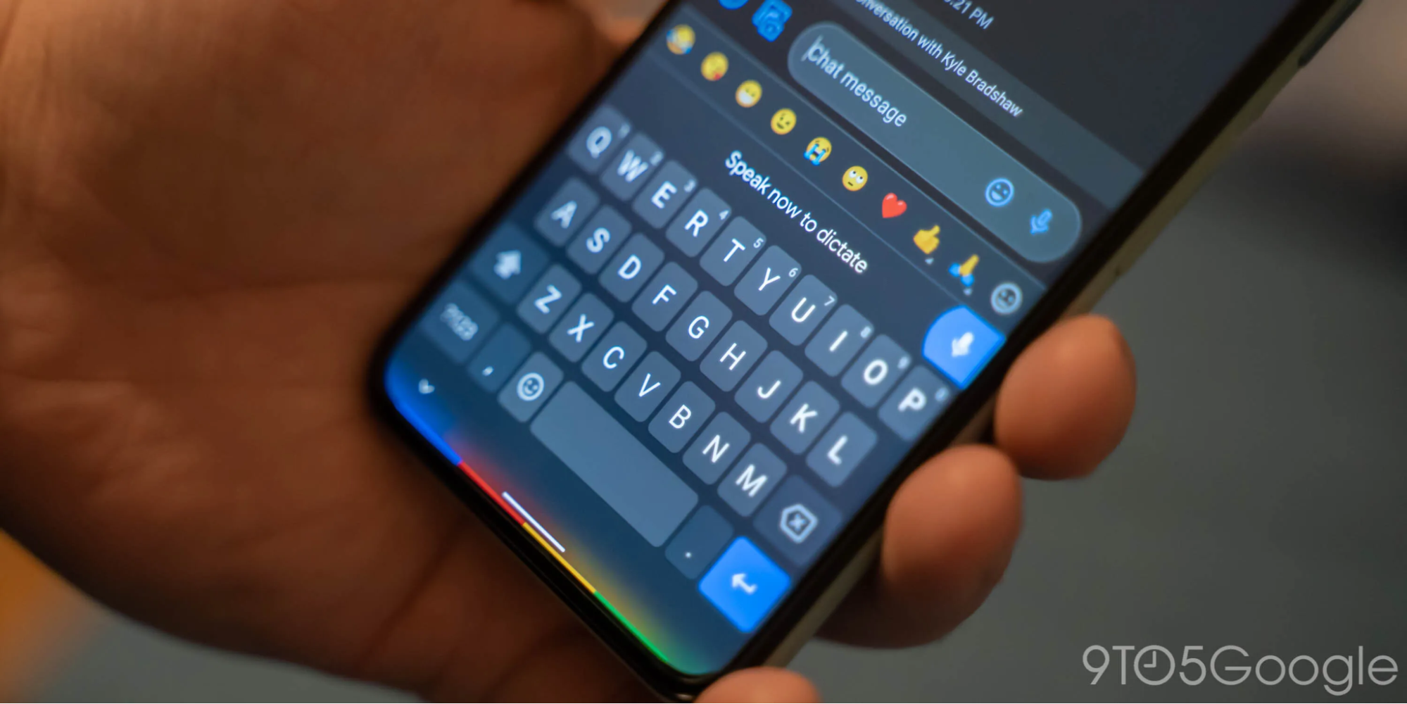 Close-up of Android speech-to-text app dictation feature on a smartphone keyboard in 2026