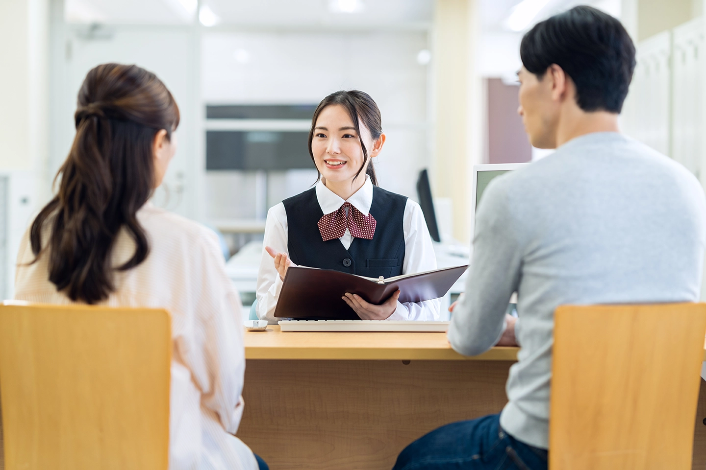 銀行窓口のイメージ