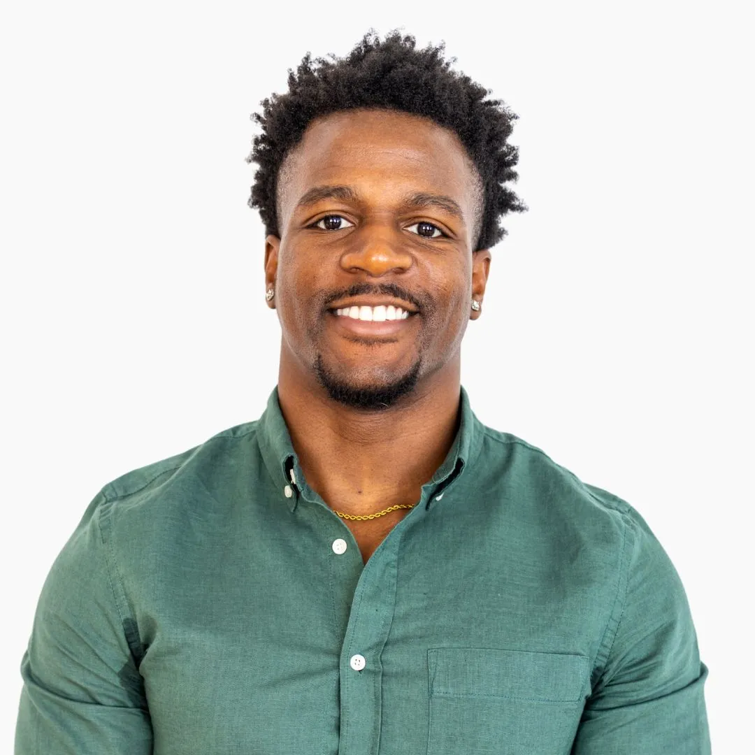 Dallin Nead black shirt