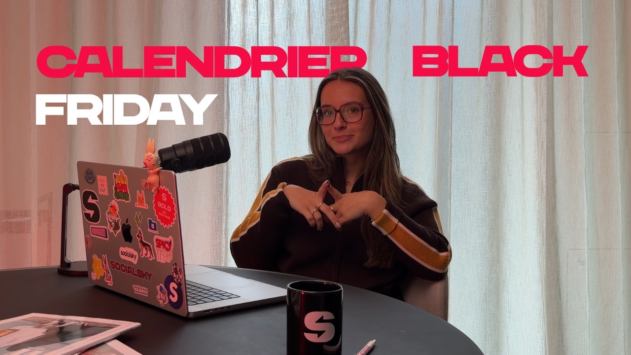Giusi, de l'équipe socialsky, face caméra derrière un micro et un ordinateur, avec le titre « Calendrier Black Friday »