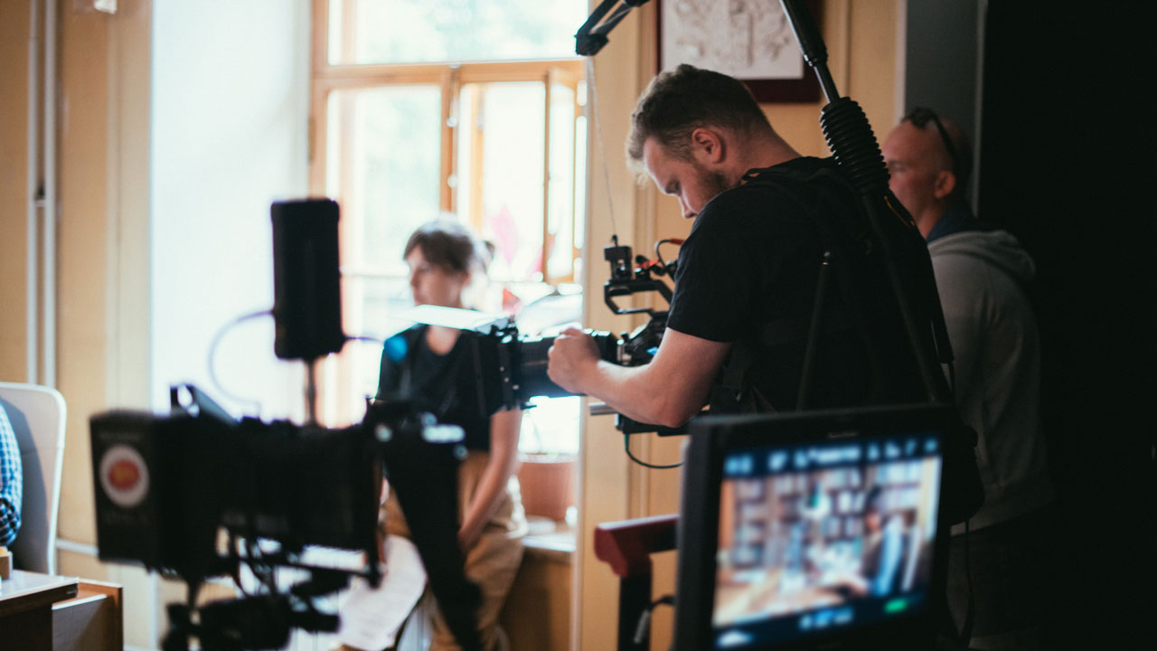 Multi-camera vs single-camera corporate video production — Anson Creative