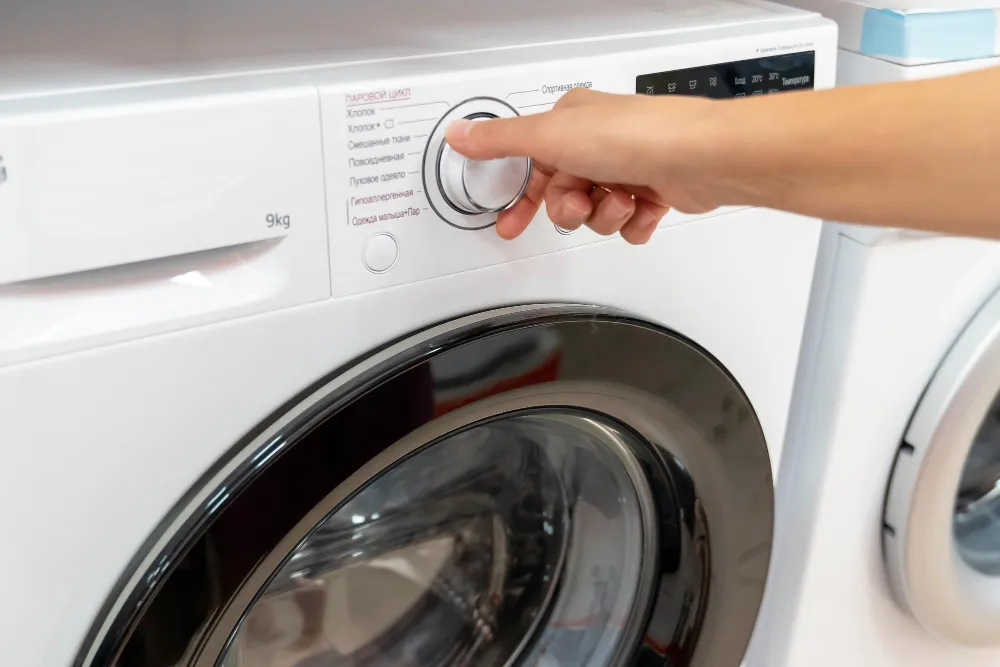 Adjusting cycle settings on Hotpoint front load washer