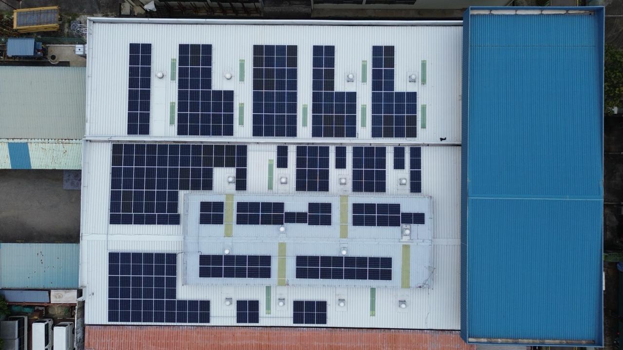 Rezeca Renewables 241.28 kWp commercial solar installation on a metal roof at an industrial facility on Kian Teck Way, Jurong, Singapore